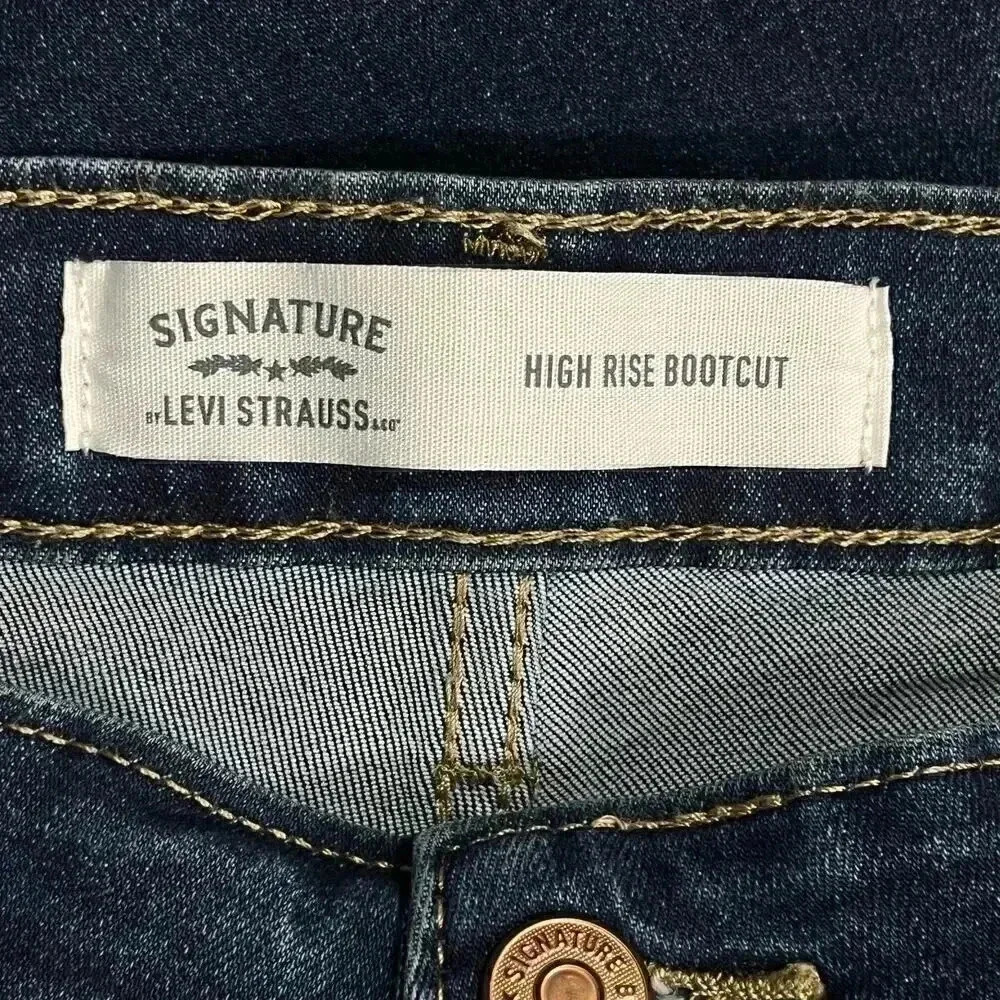Signature by Levi Strauss Women's High Rise Bootcut Jeans Dark Blue Size 16W - Picture 5 of 6
